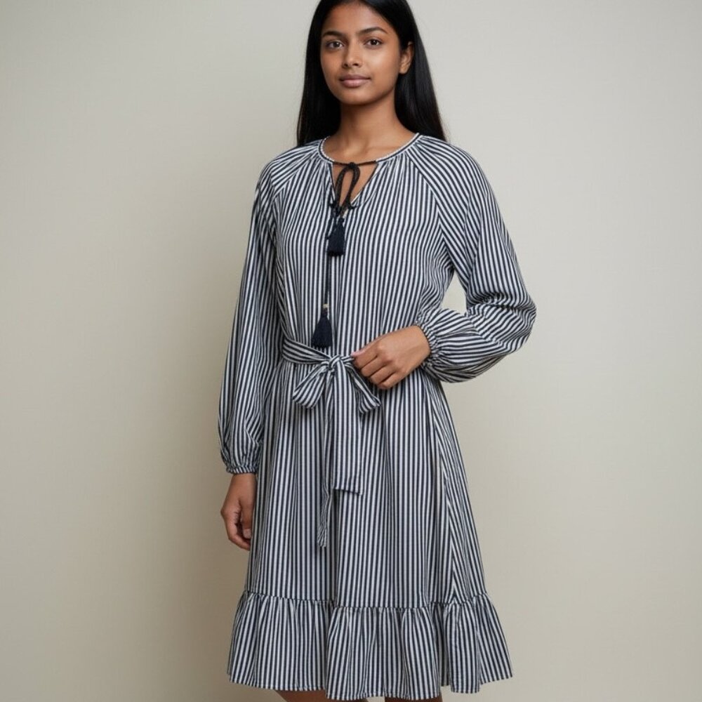 Size xs Michael Kors Long sleeve navy blue striped dress